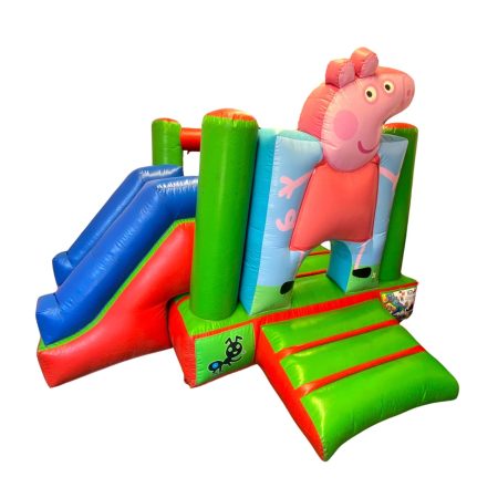Inflable con diseño temático de Peppa Pig.