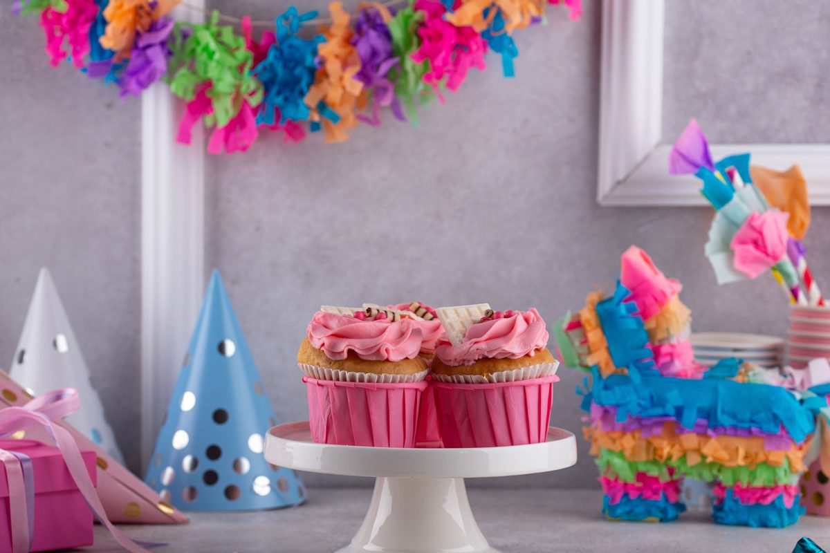 Primero piñata o pastel?