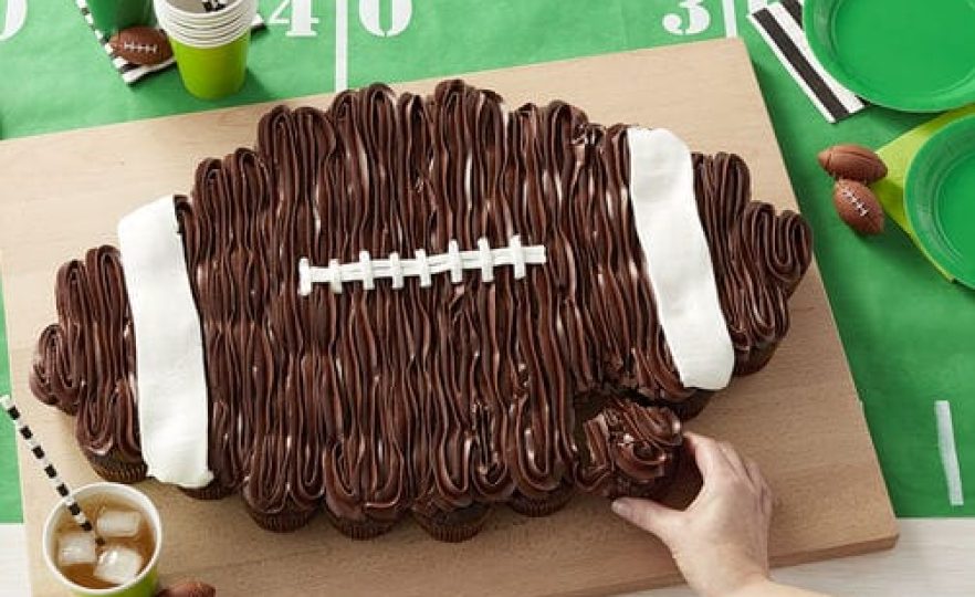 que-se-reparte-primero-en-una-fiesta